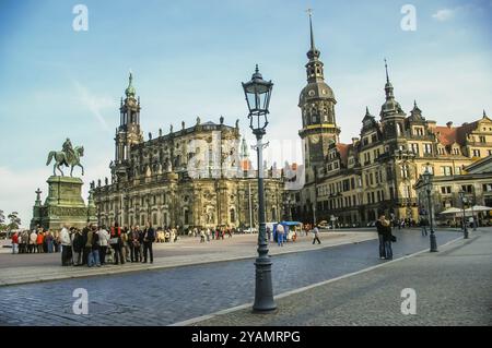 DRESDE, ALLEMAGNE, 10 OCTOBRE : vue sur Hofkirche et le Palais Royal de Saxe le 10 octobre 2008 à Dresde, Allemagne, Europe Banque D'Images