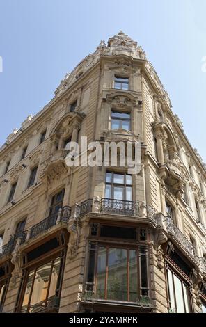 Vaci utca (rue Vaci) est l'une des principales artères piétonnes et peut-être la rue la plus célèbre du centre de Budapest, en Hongrie. Banque D'Images