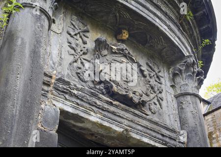 Greyfriars Kirkyard est le cimetière autour de Greyfriars Kirk à Édimbourg. Il est situé à l'extrémité sud du centre-ville historique. Banque D'Images