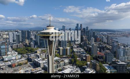 Vue aérienne de la Seattle Space Needle dans le quartier de Lower Queen Anne Banque D'Images