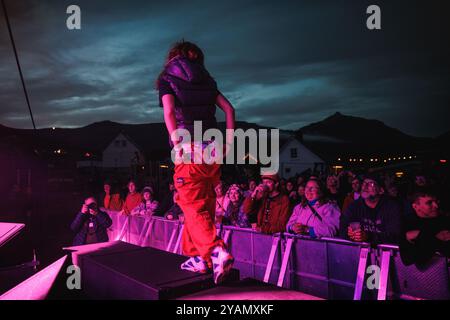 Sydregote, île Féroé. 19 juillet 2024. Le groupe islandais Groa donne un concert live lors du festival de musique féroïen G Festival 2024 à Sydregote. Banque D'Images