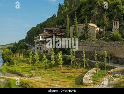 L'église orthodoxe Saint Thomas à Berat en Albanie, sur la rive droite de la rivière Osum. Datant du XVIIIe siècle Banque D'Images