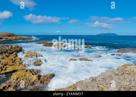 Côte rocheuse de la plage de la pointe des Châteaux, île de Guadeloupe Banque D'Images