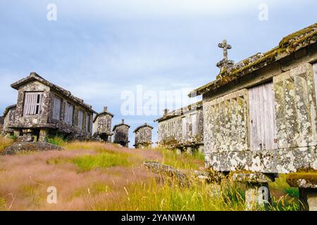 Lindoso greniers traditionnels typiques, ville dans le parc national de Peneda Geres Banque D'Images