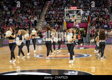 13.10.2024, Basketball : BBL Pokal, saison 2024/2025, Achtelfinale, Telekom Baskets Bonn - FC Bayern München Basketball im Telekom Dome in Bonn. DAS paniers Dance Team waehrend der Unterbrechung. Foto : Kirchner-Media/TH Banque D'Images