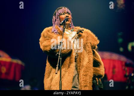 LONDRES, ANGLETERRE - 14 OCTOBRE : Lauryn Hill se produit en concert à l'O2 Arena 2024. Crédit : LounisPhotography / Alamy Live News Banque D'Images