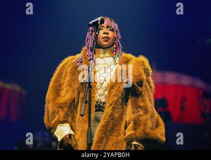 LONDRES, ANGLETERRE - 14 OCTOBRE : Lauryn Hill se produit en concert à l'O2 Arena 2024. Crédit : LounisPhotography / Alamy Live News Banque D'Images