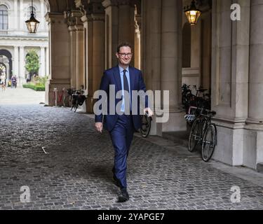 Londres, Royaume-Uni. 15 octobre 2024. Darren Jones, secrétaire en chef du Trésor, député Bristol North West. Les ministres du gouvernement du Parti travailliste du Royaume-Uni assistent à la réunion du cabinet à Downing Street, qui ce matin serait un cabinet politique qui pourrait permettre aux ministres et au premier ministre de communiquer plus ouvertement que d'habitude. Crédit : Imageplotter/Alamy Live News Banque D'Images