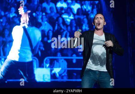 Milan Italie 15/04/2013 : Kekko alias Francesco Silvestre, chanteur de Modà, groupe Pop Rock italien, lors du concert live au Forum Assago Banque D'Images