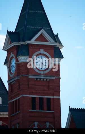 William J. Samford Hall tour de l'horloge côté nord, Auburn, Alabama Banque D'Images