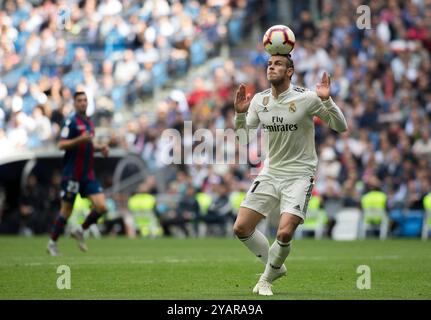 MADRID, ESPAGNE -:20 OCTOBRE, Gareth Bale contrôle le ballon lors du match de la Liga 2018/2019 entre le Real Madrid et Levante au Santiago Bernabeu Stad Banque D'Images