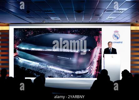 Espagne, Madrid - janvier 31 -2014:le président du Real Madrid Florentino Prez lors de la présentation du projet pour le remodelage de la Santia Banque D'Images