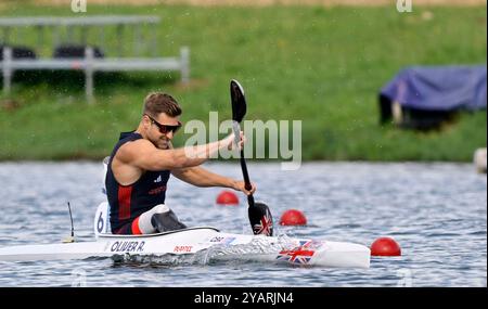 Paris. France. 06 septembre 2024. Paris 2024 Jeux paralympiques. Paracanoe. Stade nautique olympique. Paris. Robert Oliver (GBR) dans les manches de para canoë lors des Jeux paralympiques de Paris 2024 au stade olympique nautique, France. Banque D'Images