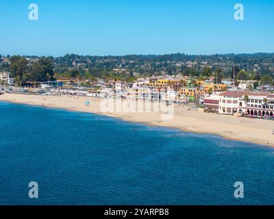 Vue aérienne du front de mer et de la promenade de Santa Cruz, Californie Banque D'Images