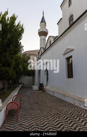 Yeni Cami ou Kilise Cami, une ancienne mosquée située dans le centre historique de la ville de Kas, en Turquie Banque D'Images