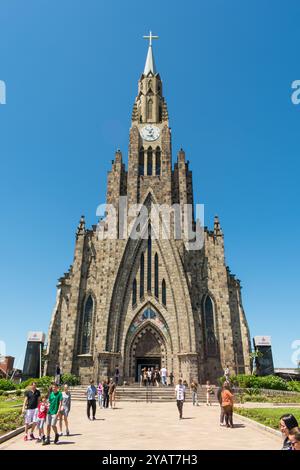 Canela, Brésil - 15 octobre 2024 : Catedral de Pedra, célèbre cathédrale en pierre dans le centre-ville de Canela, au sud du Brésil Banque D'Images