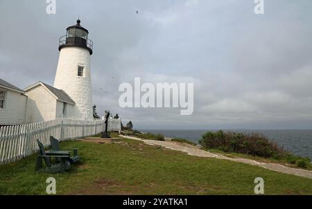 Phare de Pemaquid et l'océan, Maine Banque D'Images