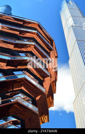 Le navire, un nouveau point de repère et une destination touristique, se trouve à Hudson Yards, New York City Banque D'Images