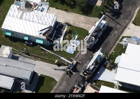 Sarasota, Floride, États-Unis. 15 octobre 2024. Vue aérienne des séquelles à Sarasota, en Floride, après l'ouragan Milton le 15 octobre 2024. Crédit : Mpi34/Media Punch/Alamy Live News Banque D'Images