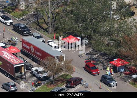 Sarasota, Floride, États-Unis. 15 octobre 2024. Vue aérienne des séquelles à Sarasota, en Floride, après l'ouragan Milton le 15 octobre 2024. Crédit : Mpi34/Media Punch/Alamy Live News Banque D'Images