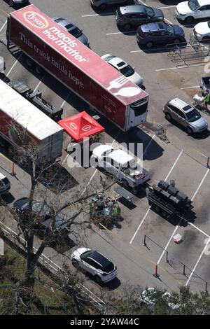 Sarasota, Floride, États-Unis. 15 octobre 2024. Vue aérienne des séquelles à Sarasota, en Floride, après l'ouragan Milton le 15 octobre 2024. Crédit : Mpi34/Media Punch/Alamy Live News Banque D'Images