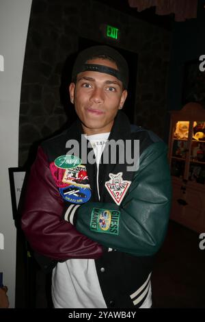 Los Angeles, Californie, États-Unis 15 octobre 2024 Cedric Hodges, personnalité de la télé-réalité, assiste à sa célébration d'anniversaire au Schwartz and Sandys Lounge le 15 octobre 2024 à Los Angeles, Californie, États-Unis. Photo de Barry King/Alamy Live News Banque D'Images