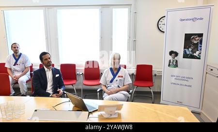 Uppsala, Suède. 16 octobre 2024. Le prince Carl Philip de Suède lors de l'opération Smile à Akademiska sjukhuset, hôpital universitaire d'Uppsala, à Uppsala, Suède, le 16 octobre, 2024.photo : Anders Wiklund/TT/Code 10040 crédit : TT News Agency/Alamy Live News Banque D'Images