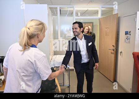 Uppsala, Suède. 16 octobre 2024. Le prince Carl Philip de Suède lors de l'opération Smile à Akademiska sjukhuset, hôpital universitaire d'Uppsala, à Uppsala, Suède, le 16 octobre, 2024.photo : Anders Wiklund/TT/Code 10040 crédit : TT News Agency/Alamy Live News Banque D'Images