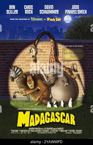 Madagascar année : 2005 Etats-Unis réalisateurs : Eric Darnell, Tom McGrath animation affiche américaine restreinte à un usage éditorial. Voir légende pour plus d'informations sur les restrictions. Il est interdit de reproduire la photographie hors contexte de la promotion du film. Il doit être crédité à la Société cinématographique et/ou au photographe désigné ou autorisé par/autorisé sur le plateau par la Société cinématographique. Réservé à un usage éditorial. Photo12 n'accorde pas de droits de publicité aux personnes représentées. Crédit : Photo12/7e Art/DreamWorks SKG Banque D'Images