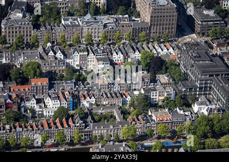 La ceinture des canaux est la partie du centre-ville d'Amsterdam le long des quatre canaux principaux : Singel, Herengracht, Keizersgracht et Prinsengracht. La ceinture de canaux est sur la liste UNESCO des sites du patrimoine mondial. Maisons historiques, appartements, maisons de canal, monuments et commerces sont mêlés dans le centre. pays-bas hors service - belgique hors service Banque D'Images