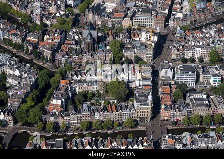 La ceinture des canaux est la partie du centre-ville d'Amsterdam le long des quatre canaux principaux : Singel, Herengracht, Keizersgracht et Prinsengracht. La ceinture de canaux est sur la liste UNESCO des sites du patrimoine mondial. Maisons historiques, appartements, maisons de canal, monuments et commerces sont mêlés dans le centre. pays-bas hors service - belgique hors service Banque D'Images