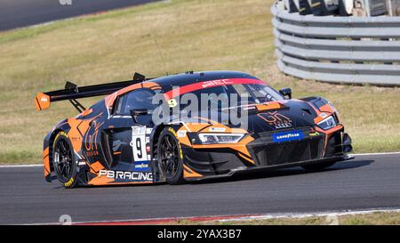 Peter Erceg / Marcus Clutton PB Racing par JMH Audi GT3 lors de la course du British Endurance Championship 2024 à Snetterton, Norfolk, Royaume-Uni Banque D'Images