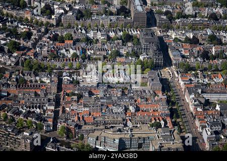 La ceinture des canaux est la partie du centre-ville d'Amsterdam le long des quatre canaux principaux : Singel, Herengracht, Keizersgracht et Prinsengracht. La ceinture de canaux est sur la liste UNESCO des sites du patrimoine mondial. Maisons historiques, appartements, maisons de canal, monuments et commerces sont mêlés dans le centre. pays-bas hors service - belgique hors service Banque D'Images