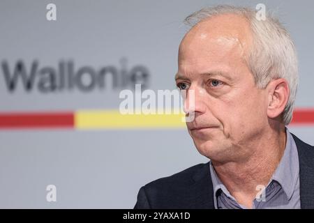 Namur, Belgique. 16 octobre 2024. Ministre wallon de la santé, de l'environnement, de l'économie sociale, de l'action sociale, du handicap, lutte contre la pauvreté, égalité des chances et droits des femmes Yves Coppieters photographié lors d'une conférence de presse conjointe du gouvernement wallon et de la Fédération Wallonie-Bruxelles sur le budget 2024, à jambes, Namur, mercredi 16 octobre 2024. BELGA PHOTO BRUNO FAHY crédit : Belga News Agency/Alamy Live News Banque D'Images