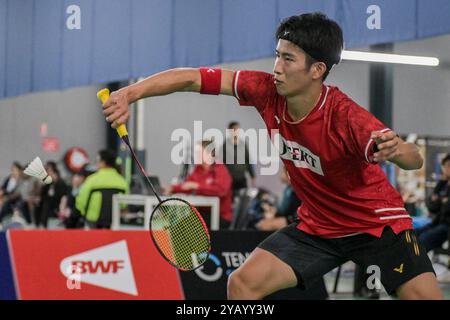 Sydney, Australie. 16 octobre 2024. Shogo Ogawa, du Japon, vu en action lors du match de la ronde unique masculine de 64 contre Karono Karono, de l'Australie (non sur la photo) lors du ROKETTO Sydney International 2024 qui s'est tenu au Roketto Badminton Centre, Lidcombe. Score final Ogawa 2:0 Karono. (Photo Luis Veniegra/SOPA images/SIPA USA) crédit : SIPA USA/Alamy Live News Banque D'Images