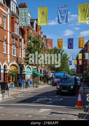 Londres - 06 15 2022 : vue sur Eccleston St. Banque D'Images