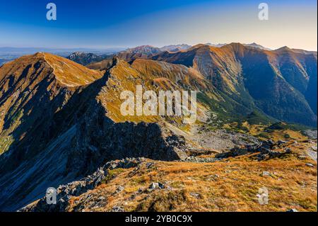 Paysage pittoresque des montagnes Tatra. Automne dans les Tatras occidentales. Banque D'Images