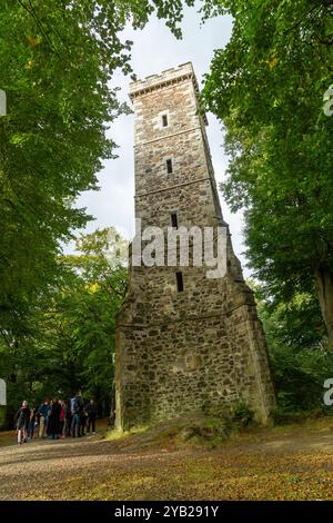 Corstorphine Hill Tower (également connue sous le nom de Clermiston Tower ou Scott Tower) est un monument commémoratif de Sir Walter Scott Banque D'Images