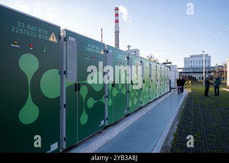 Plana nad Luznici, République tchèque. 16 octobre 2024. Lancement de la nouvelle installation de stockage par batteries de C-ENERGY à Plana nad Luznici, en République tchèque, le 16 octobre 2024, qui devrait devenir la plus grande de Tchéquie. Crédit : Vaclav Pancer/CTK photo/Alamy Live News Banque D'Images