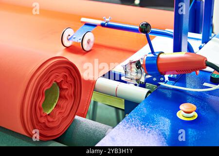 Machine d'inspection de tissu de mesure dans l'atelier Banque D'Images