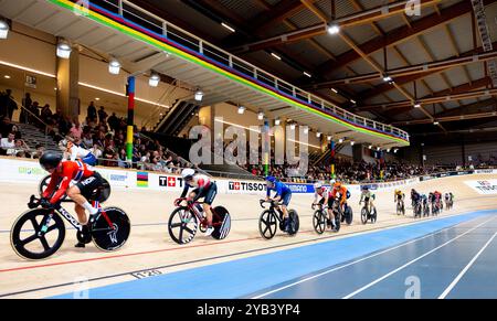 BALLERUP - 16/10/2024, Lorena Wiebes pendant la course de scratch féminine le premier jour des Championnats du monde de cyclisme sur piste au Ballerup Super Arena. ANP IRIS VAN DEN BROEK Banque D'Images