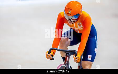 BALLERUP - 16/10/2024, Lorena Wiebes pendant la course de scratch féminine le premier jour des Championnats du monde de cyclisme sur piste au Ballerup Super Arena. ANP IRIS VAN DEN BROEK Banque D'Images