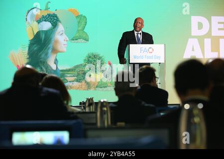 Rome, Italie. 16 octobre 2024. Le roi Letsie III du Lesotho prononce une cérémonie pour marquer la Journée mondiale de l'alimentation à Rome, en Italie, le 16 octobre 2024. L'Institut de protection des végétaux de l'Académie chinoise des sciences agricoles (IPPCAAS) a reçu mercredi le Prix d'excellence de l'Organisation des Nations Unies pour l'alimentation et l'agriculture (FAO) lors de la cérémonie organisée par la FAO pour marquer la Journée mondiale de l'alimentation à Rome. Crédit : Li Jing/Xinhua/Alamy Live News Banque D'Images