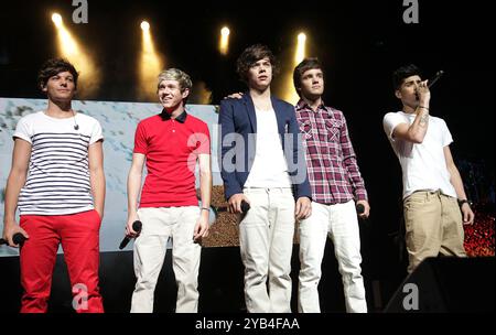 Universal City, États-Unis. 16 juin 2012. 16 juin 2012 Universal City, CA. Louis Tomlinson, Niall Horan, Harry Styles, Liam Payne et Zayn Malik du groupe One Direction One Direction en concert au Gibson Amphitheatre © GaAs/AFF-USA. Crédit COM : AFF/Alamy Live News Banque D'Images