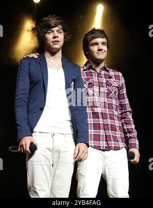 Universal City, États-Unis. 16 juin 2012. 16 juin 2012 Universal City, CA Liam Payne et Harry Styles du groupe One Direction One Direction en concert au Gibson Amphitheatre © GaAs/AFF-USA. Crédit COM : AFF/Alamy Live News Banque D'Images