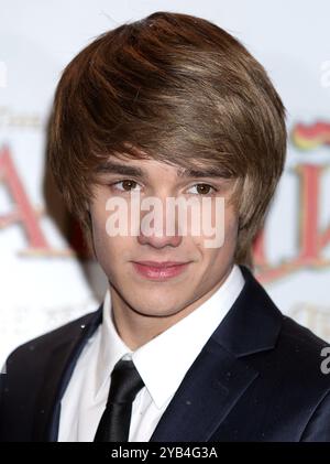 Photo du dossier datée du 30/11/10 de Liam Payne arrivant pour la première des chroniques de Narnia : le voyage du Treader d'aube à l'Odeon Leicester Square. Liam Payne est mort après être tombé du troisième étage d'un hôtel à Buenos Aires, selon les responsables locaux. Il avait 31 ans. Date d'émission : mercredi 16 octobre 2024. Banque D'Images