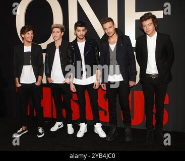 New York, NY, États-Unis. 26 août 2024. Louis Tomlinson, Zayn Malik, Niall Horan, Liam Payne et Harry Styles de One Direction à The One Direction : This Is US New York film Premiere au Ziegfeld Theatre de New York. 26 août 2013. Crédit : © Corredor99/Media Punch Inc./Alamy Live News Banque D'Images
