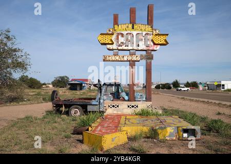 Un vieux panneau pour le Ranch House Cafe sur la route 66 Banque D'Images