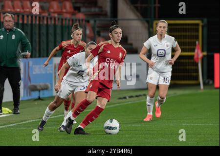 Liège, Belgique. 16 octobre 2024. Liège, Belgique, 16 octobre 2024 : Noémie Gelders (10 Standard Fémina de Liège) lors du match de Super League du Lotto entre Standard Femina de Liège et RSC Anderlecht Women au stade Maurice Dufrasne à Liège, Belgique (Martin Pitsch/SPP) crédit : SPP Sport Press photo. /Alamy Live News Banque D'Images