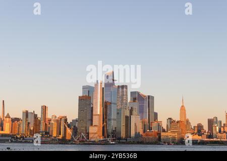 New York, États-Unis. 16 octobre 2024. Skyline Manhattan Island à New York, États-Unis, le mercredi 16 octobre 2024. Crédit : Brazil photo Press/Alamy Live News Banque D'Images